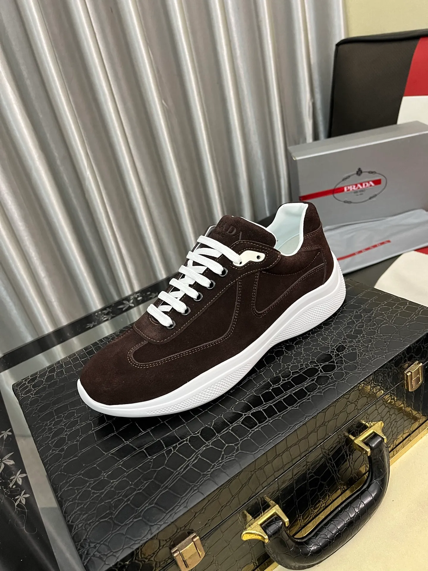 Men's shoes 💰400⌚️⌚️【PRADA】Prada casual shoes, originally developed 1:1, made of high-mercerized cowhide with imported cowhide, silk sheepskin lining, rubber outsole, comfortable and soft on the foot, size: 38-444️⃣Colors available